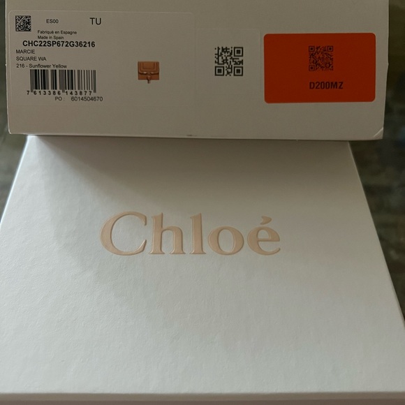 Chloe Marcie Leather Square Wallet - Picture 8 of 12